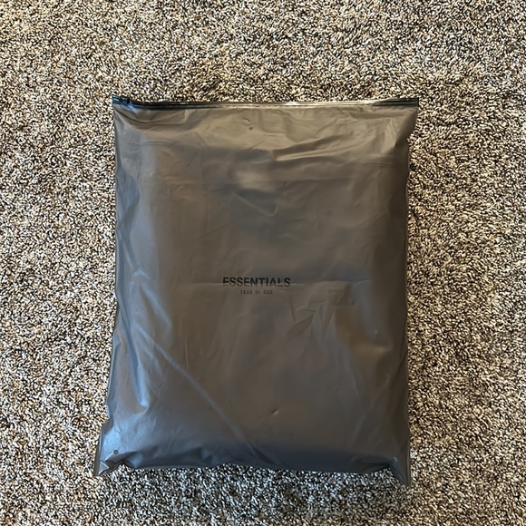 Essentials Fear of God Wood Relaxed Crew Neck Sweatshirt - Picture 4 of 5